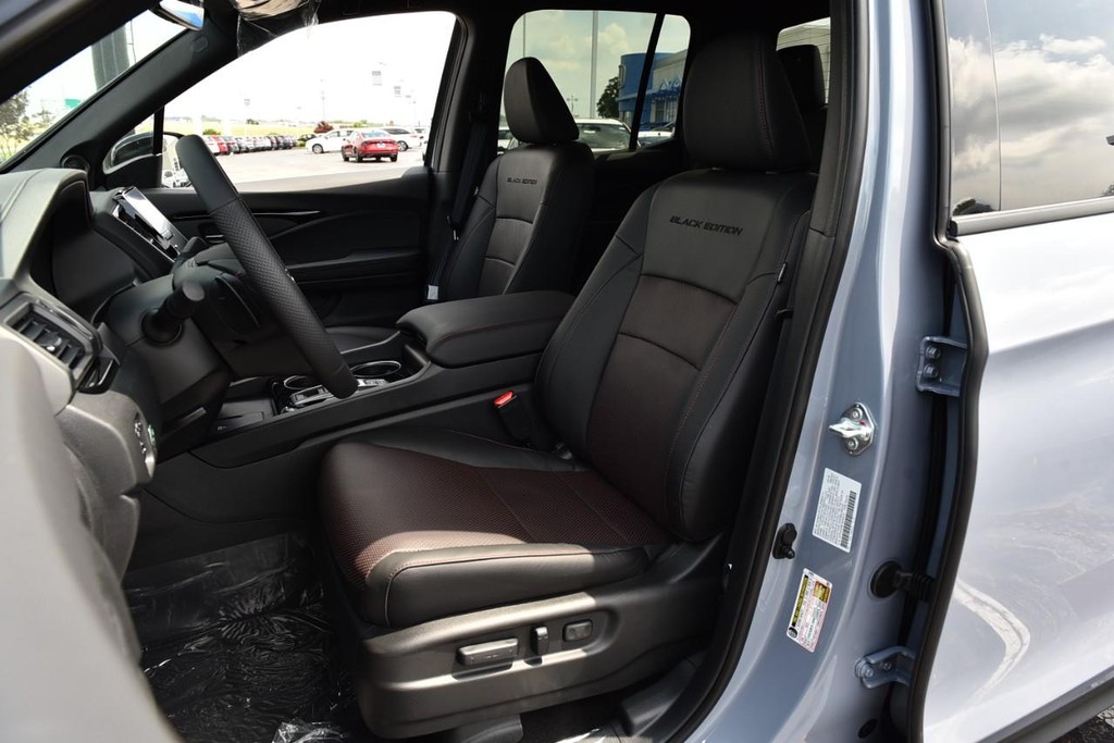 Honda Ridgeline Vehicle Image 25