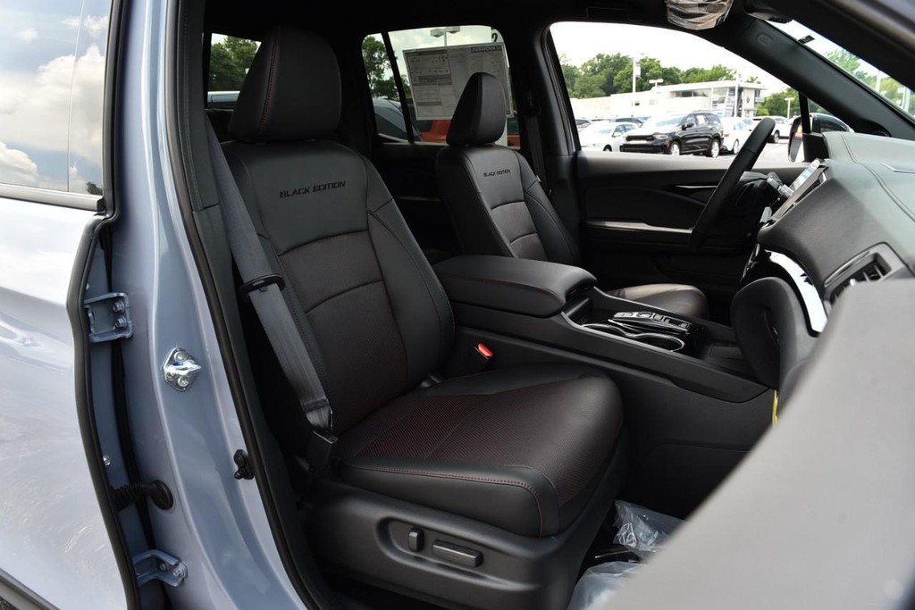 Honda Ridgeline Vehicle Image 26