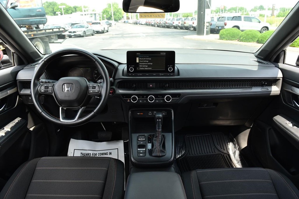 Honda CR-V Hybrid Vehicle Image 07