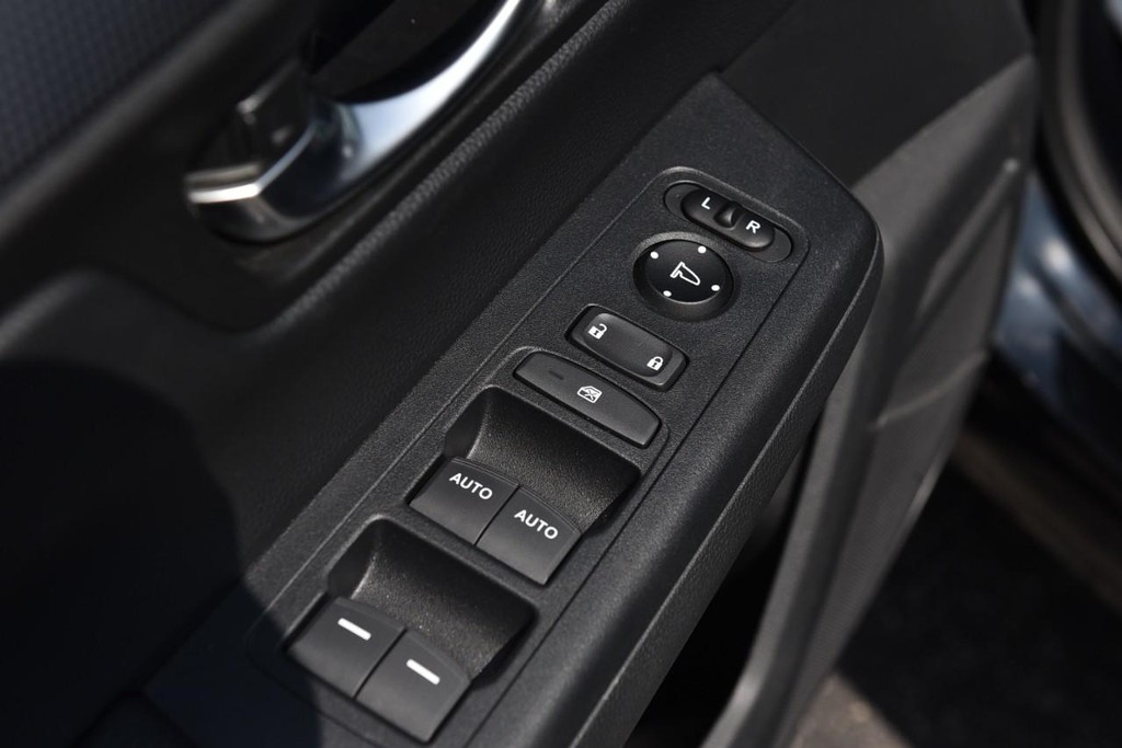 Honda CR-V Hybrid Vehicle Image 08