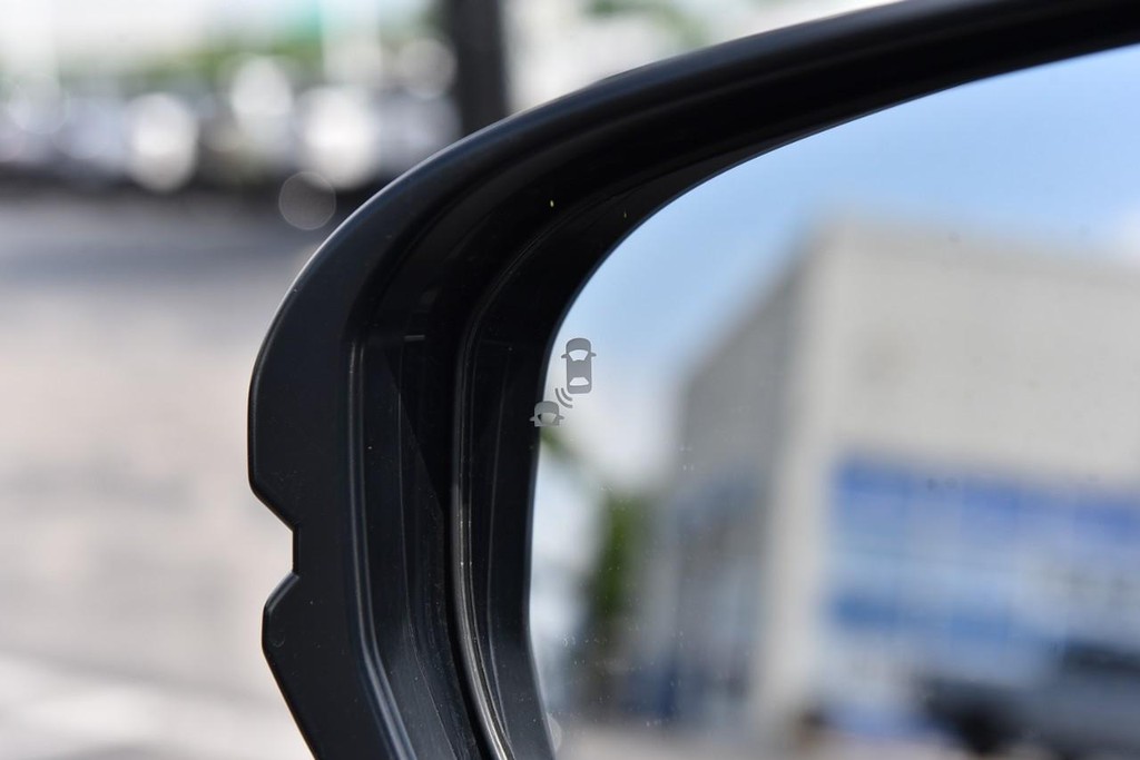 Honda CR-V Hybrid Vehicle Image 09