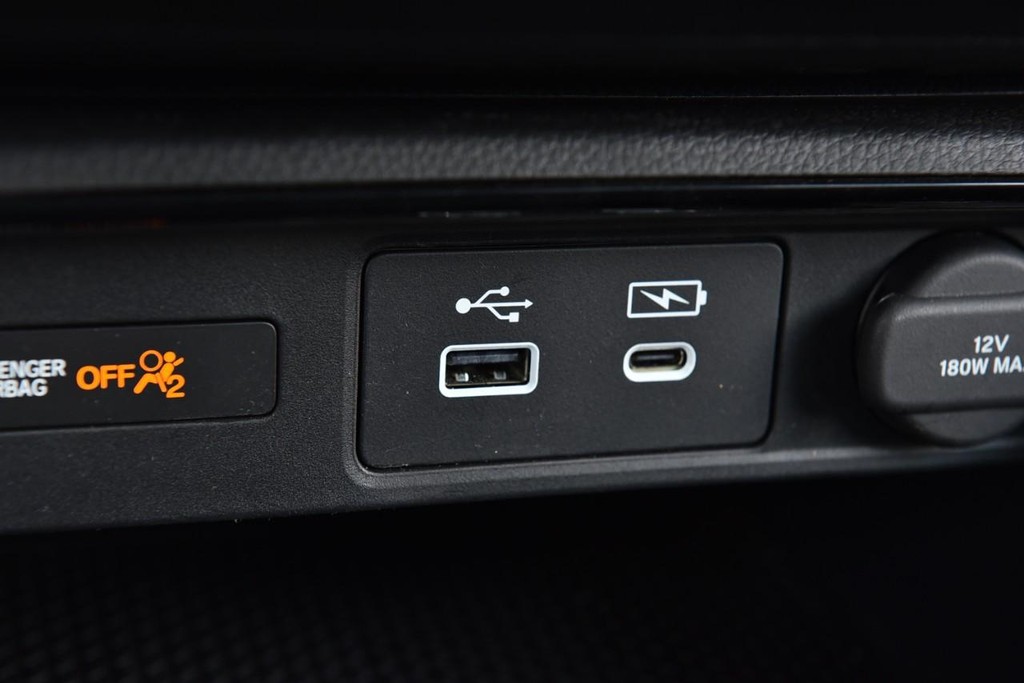 Honda CR-V Hybrid Vehicle Image 16