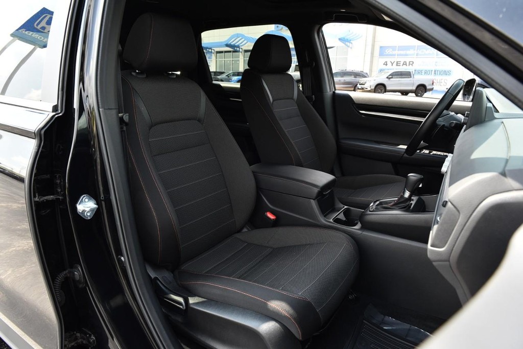 Honda CR-V Hybrid Vehicle Image 21