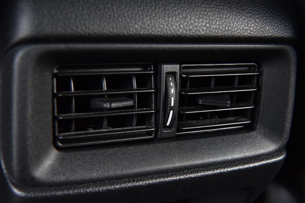 Honda CR-V Hybrid Vehicle Image 24