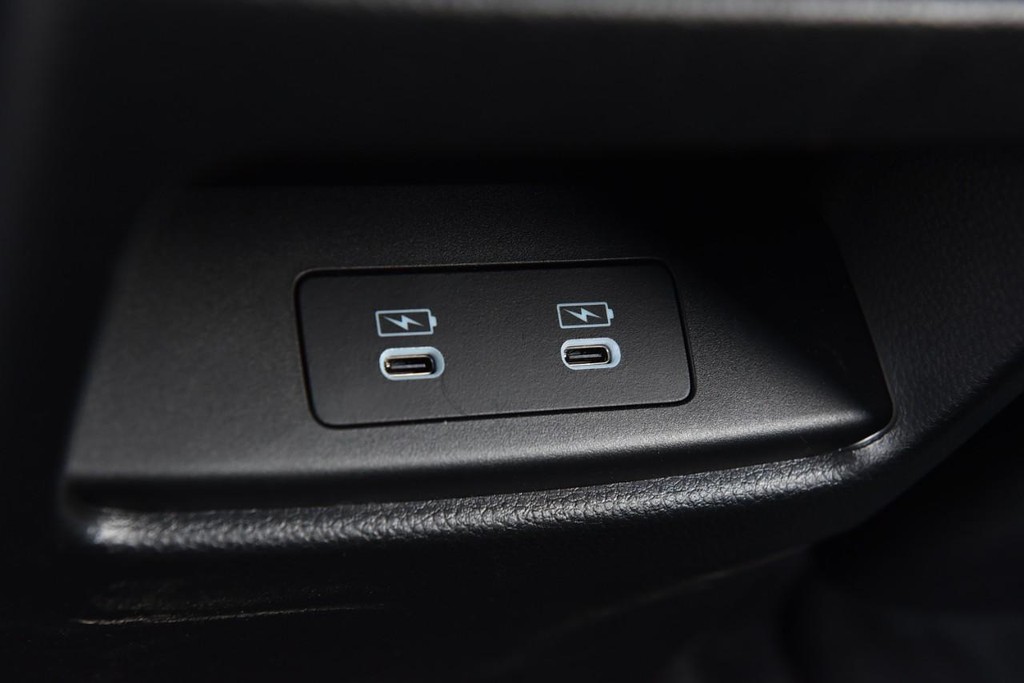 Honda CR-V Hybrid Vehicle Image 25