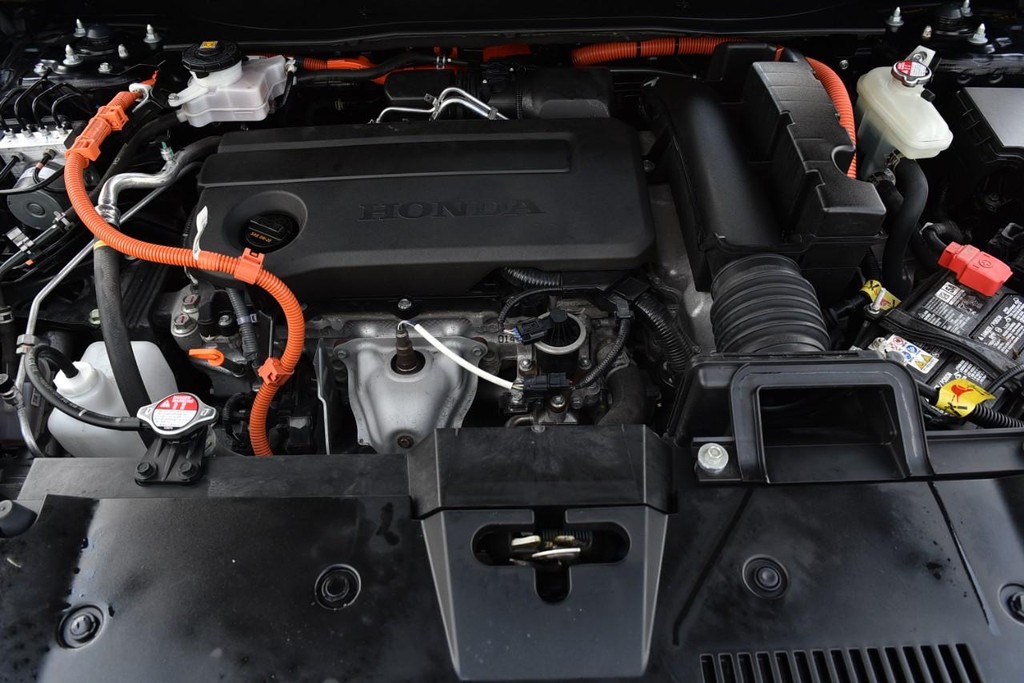 Honda CR-V Hybrid Vehicle Image 27
