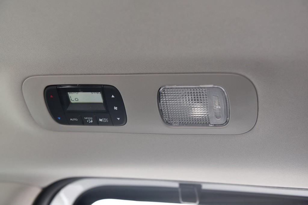 Honda Odyssey Vehicle Full-screen Gallery Image 27