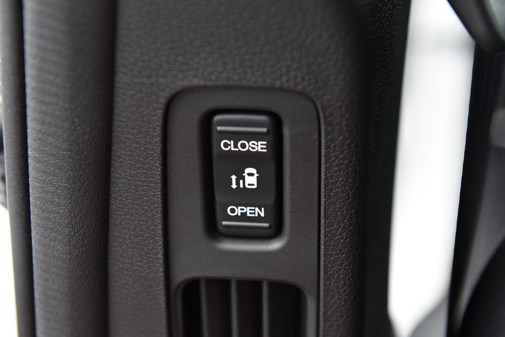 Honda Odyssey Vehicle Full-screen Gallery Image 29