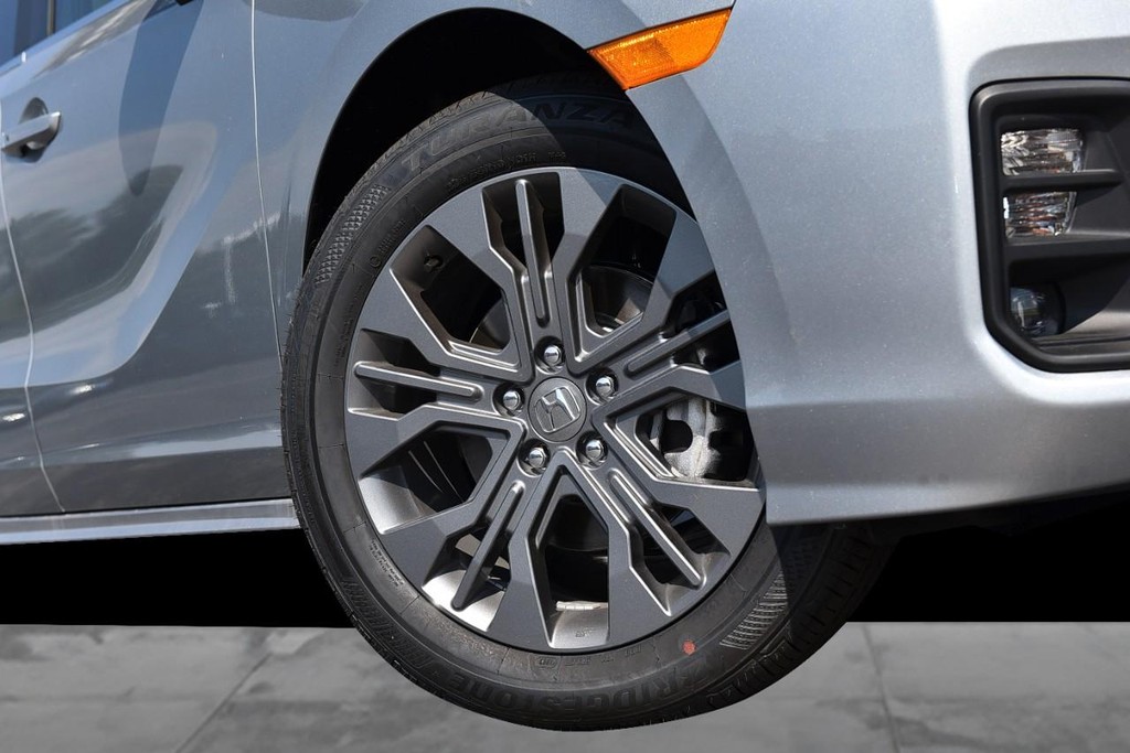 Honda Odyssey Vehicle Full-screen Gallery Image 3