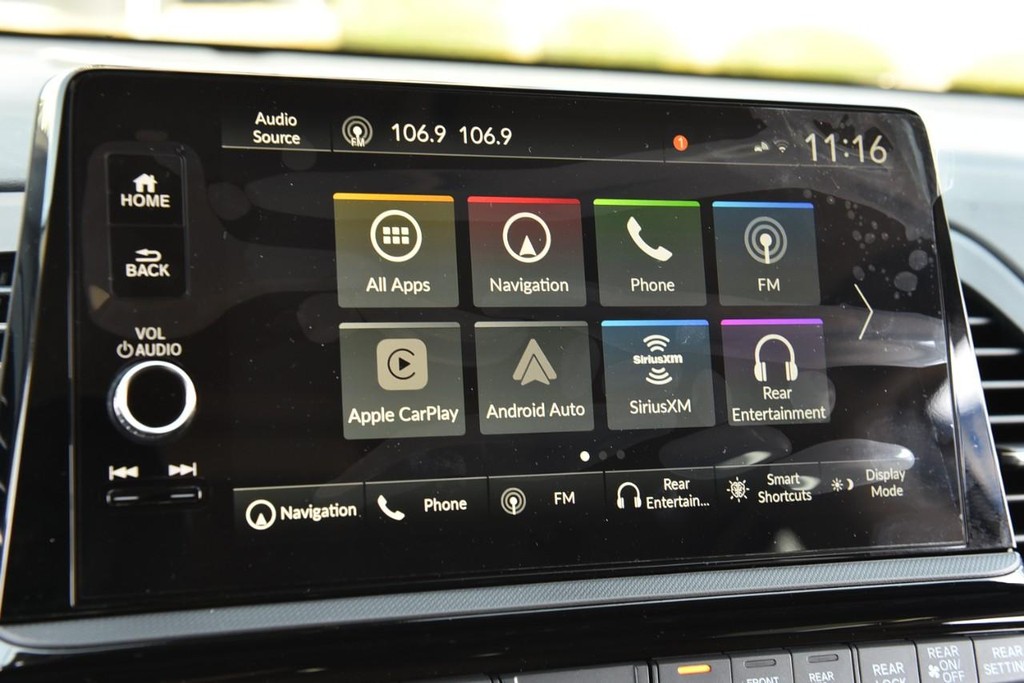 Honda Odyssey Vehicle Full-screen Gallery Image 15