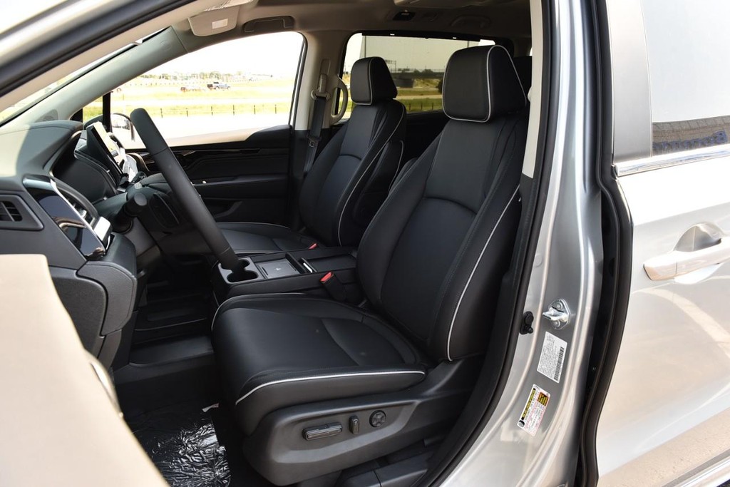 Honda Odyssey Vehicle Full-screen Gallery Image 23