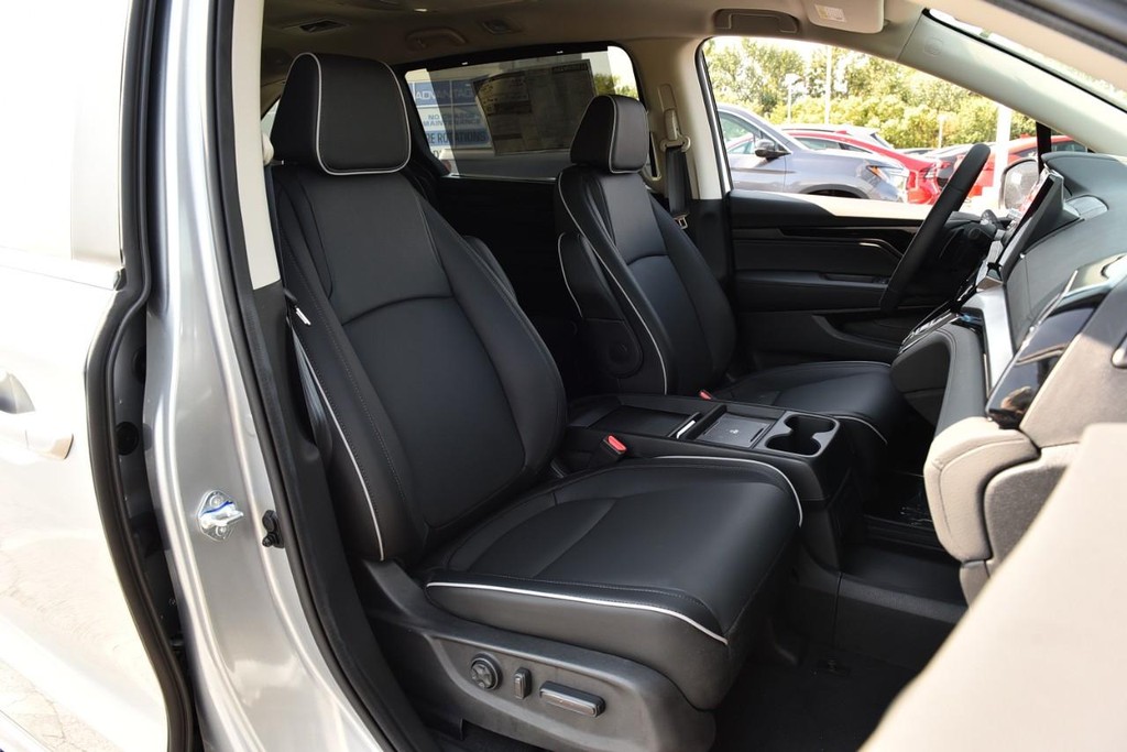 Honda Odyssey Vehicle Full-screen Gallery Image 24