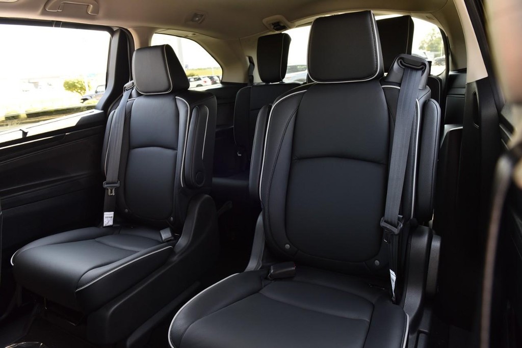 Honda Odyssey Vehicle Full-screen Gallery Image 26