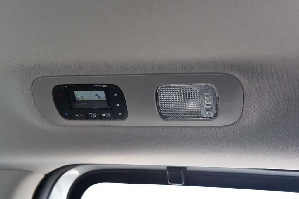 Honda Odyssey Vehicle Full-screen Gallery Image 27