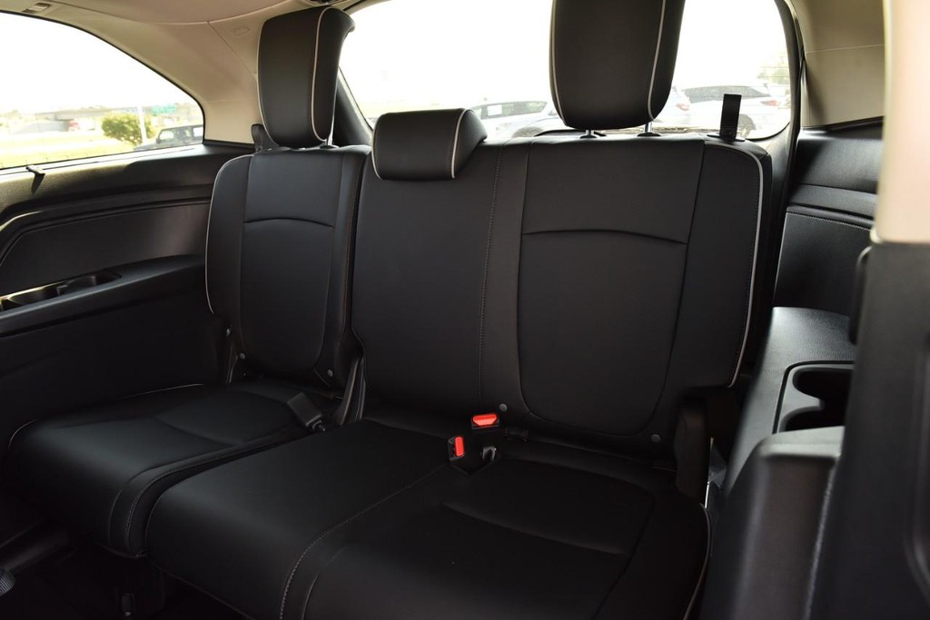 Honda Odyssey Vehicle Full-screen Gallery Image 31