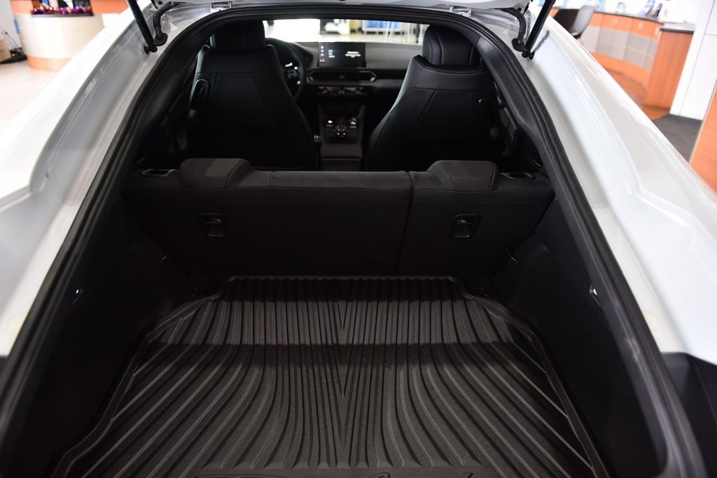 Honda Prelude Vehicle Full-screen Gallery Image 6