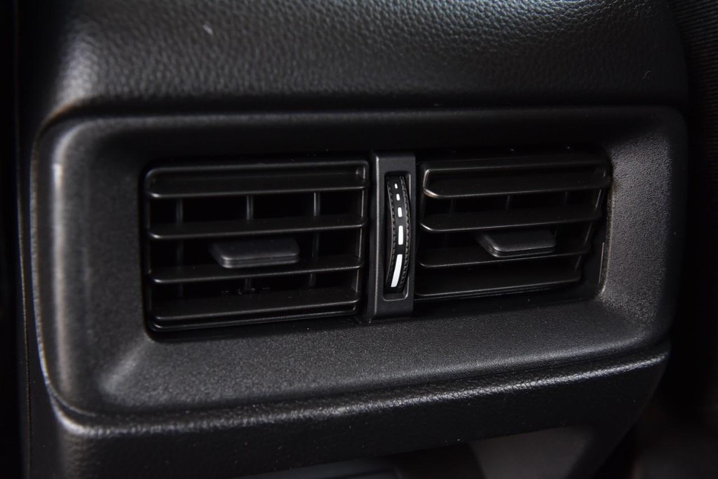 Honda CR-V Vehicle Image 24