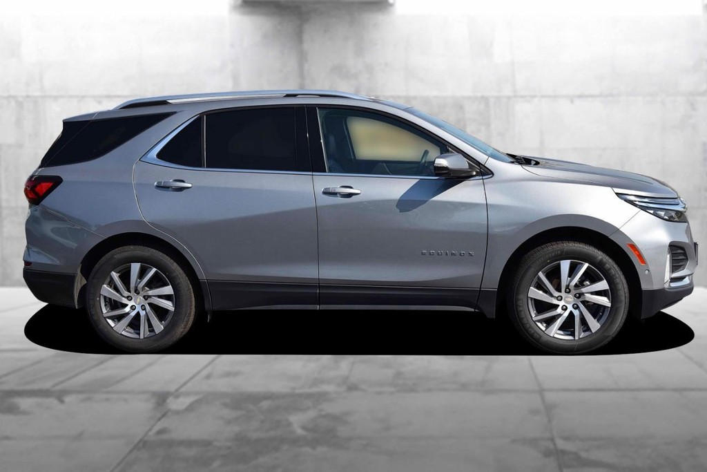 Chevrolet Equinox Vehicle Full-screen Gallery Image 05