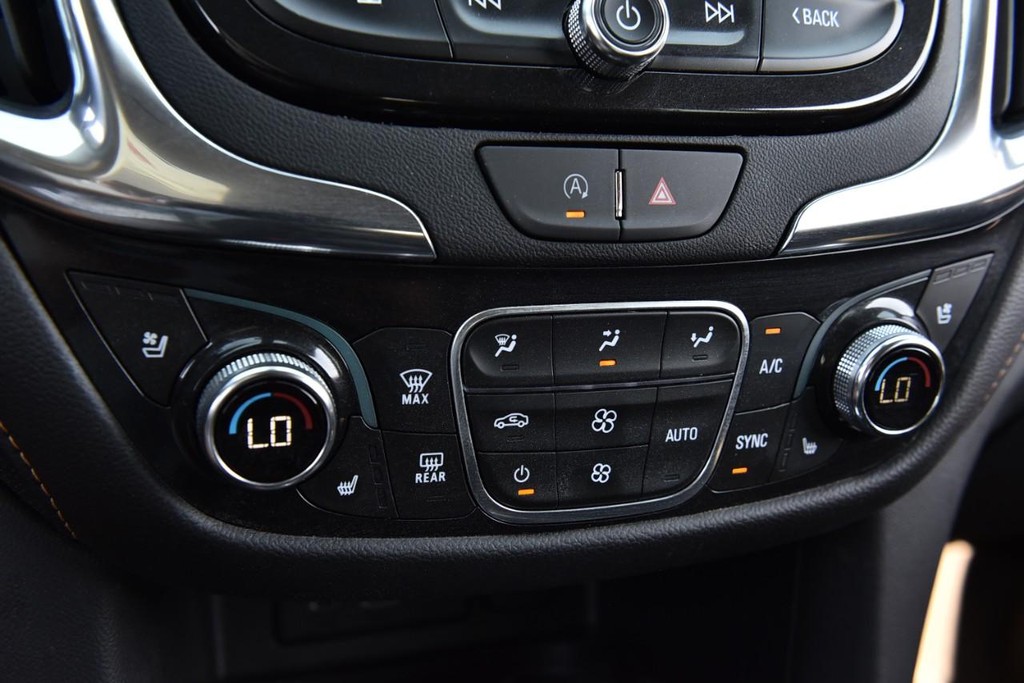 Chevrolet Equinox Vehicle Full-screen Gallery Image 19