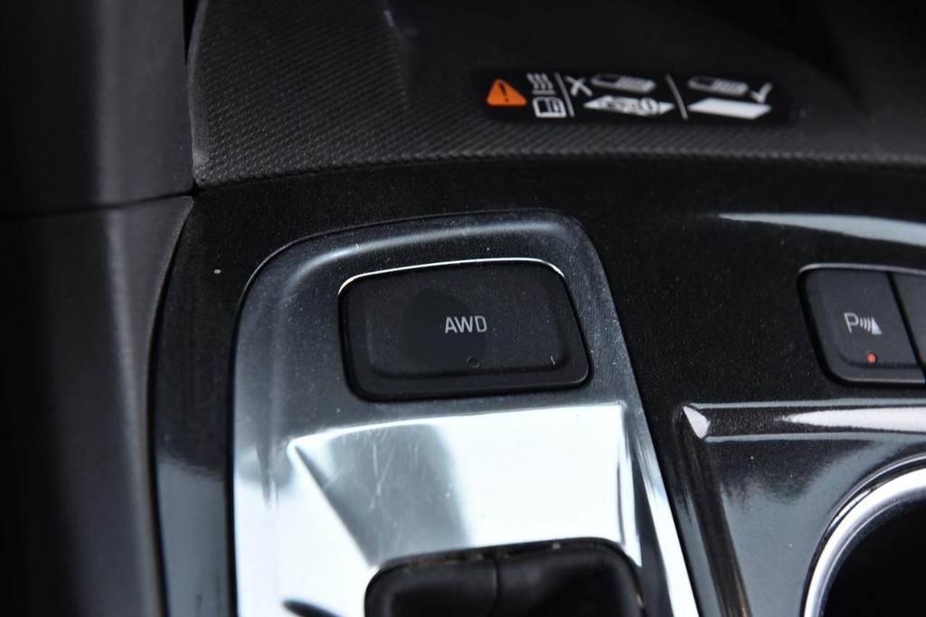 Chevrolet Equinox Vehicle Full-screen Gallery Image 21