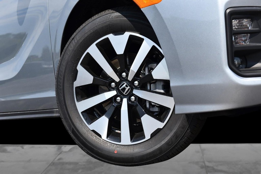 Honda Odyssey Vehicle Full-screen Gallery Image 3