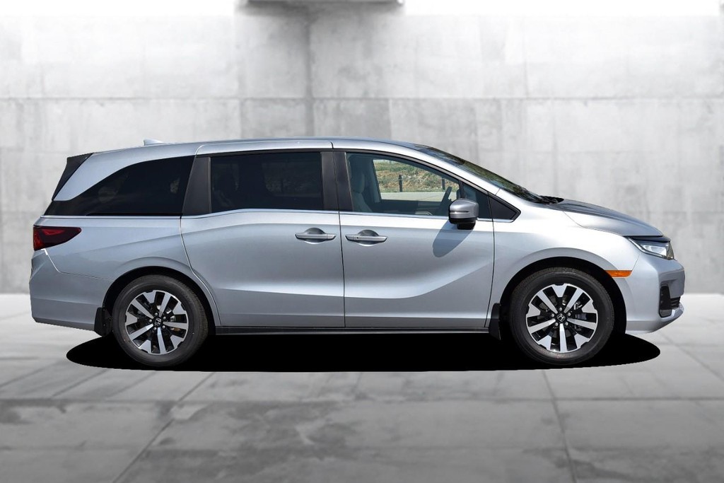 Honda Odyssey Vehicle Full-screen Gallery Image 5