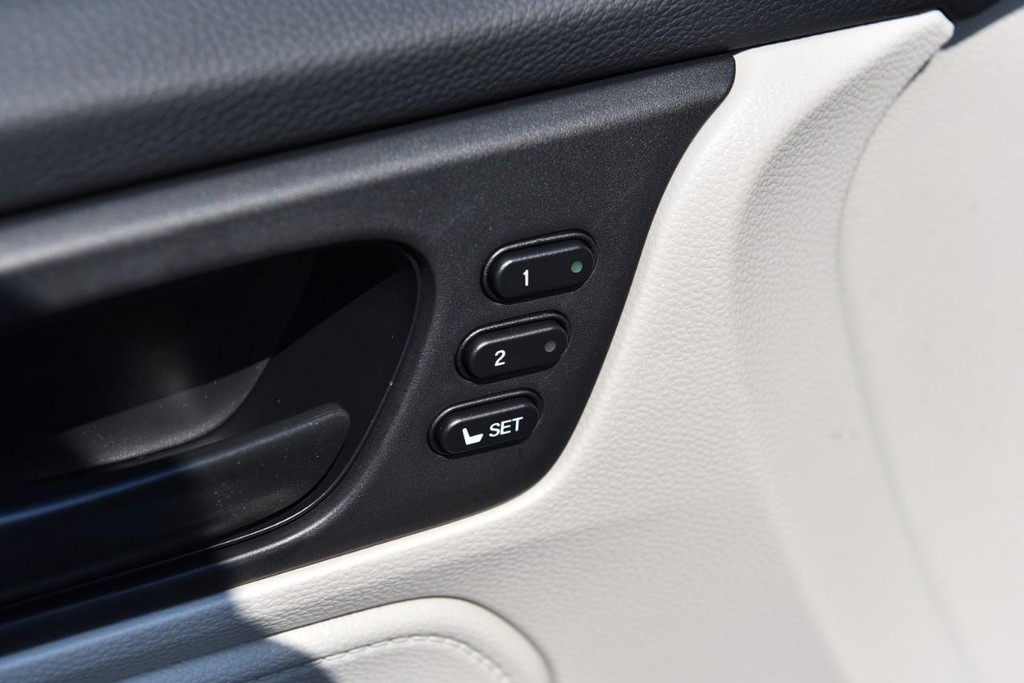 Honda Odyssey Vehicle Full-screen Gallery Image 9
