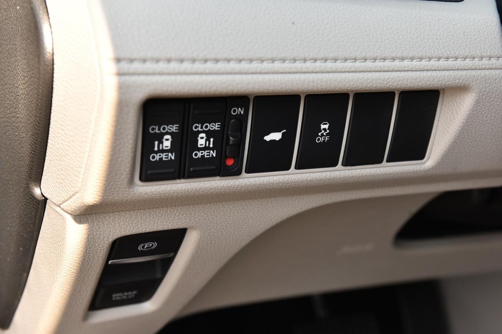 Honda Odyssey Vehicle Full-screen Gallery Image 11