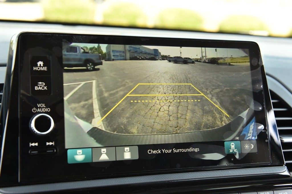 Honda Odyssey Vehicle Full-screen Gallery Image 13