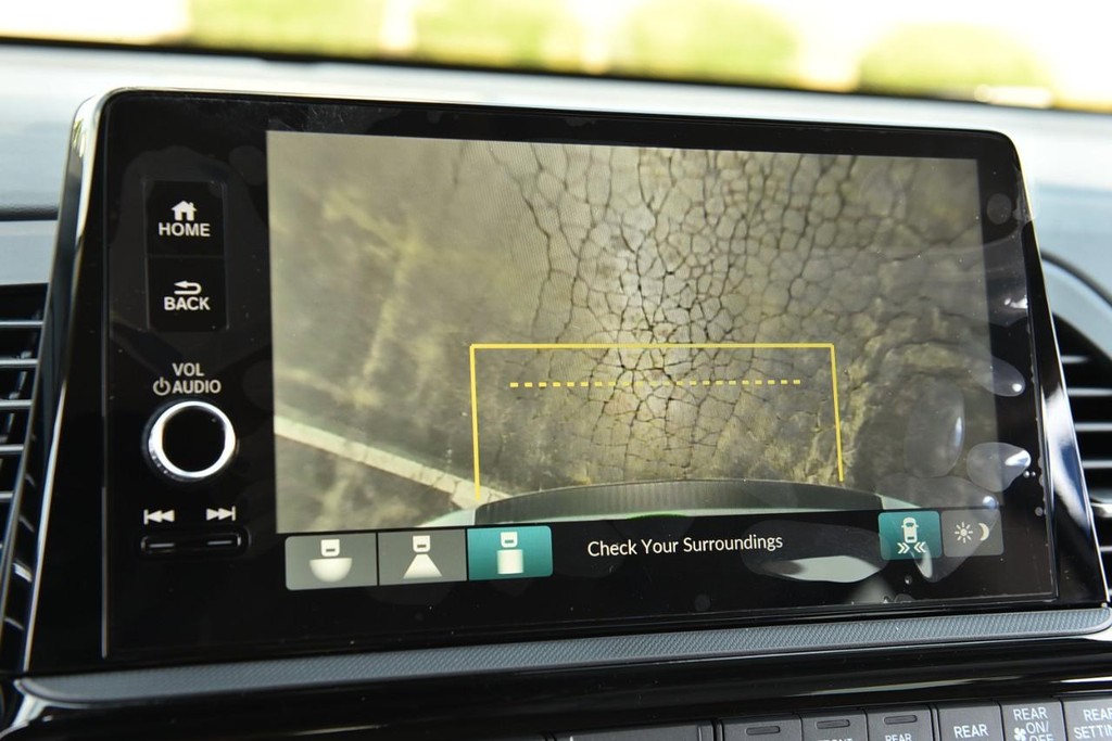 Honda Odyssey Vehicle Full-screen Gallery Image 14
