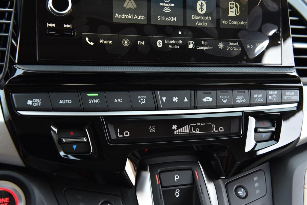 Honda Odyssey Vehicle Full-screen Gallery Image 16
