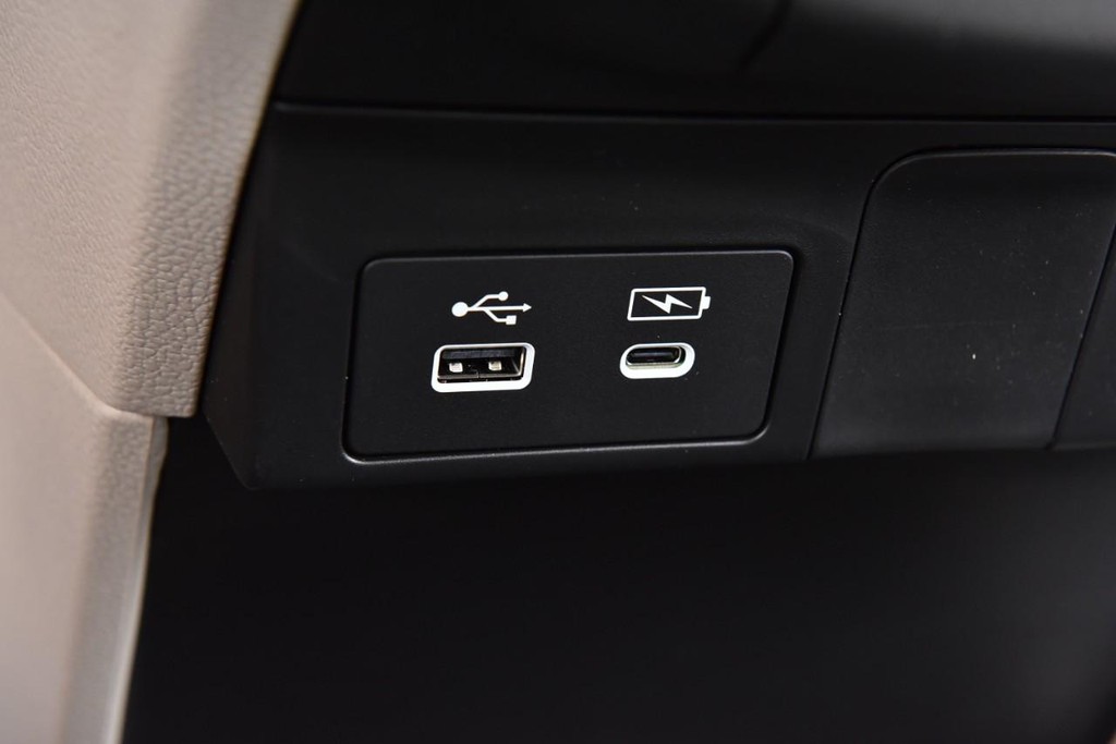 Honda Odyssey Vehicle Full-screen Gallery Image 18
