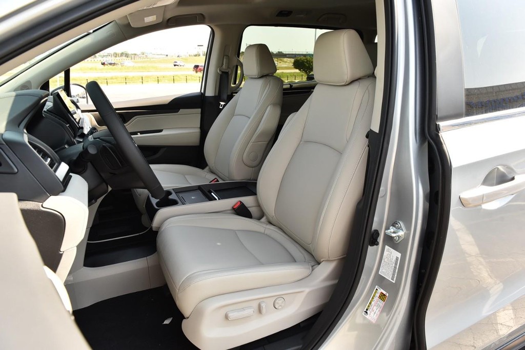 Honda Odyssey Vehicle Full-screen Gallery Image 23