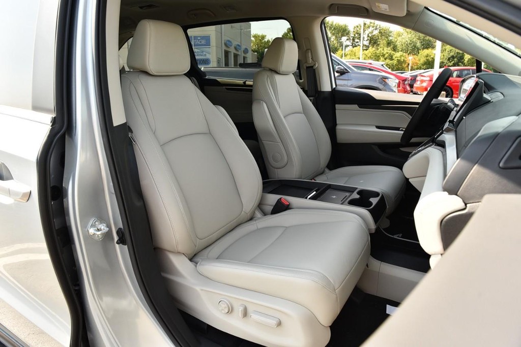 Honda Odyssey Vehicle Full-screen Gallery Image 24