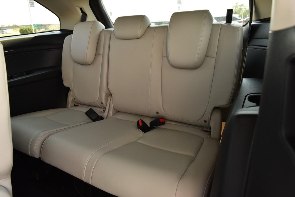 Honda Odyssey Vehicle Full-screen Gallery Image 30