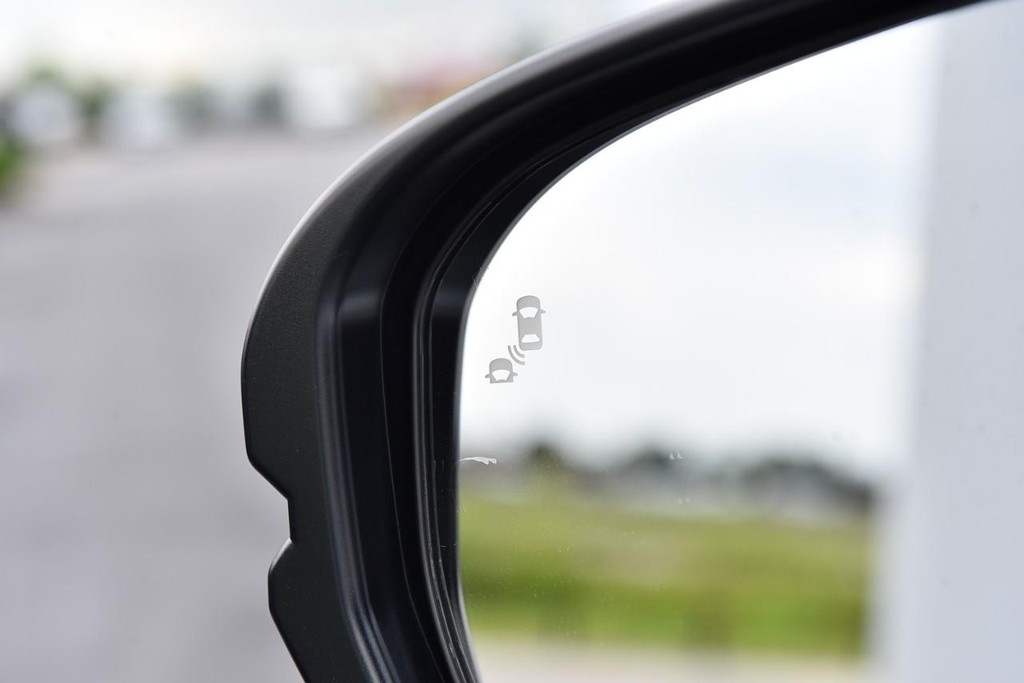 Honda CR-V Vehicle Image 09