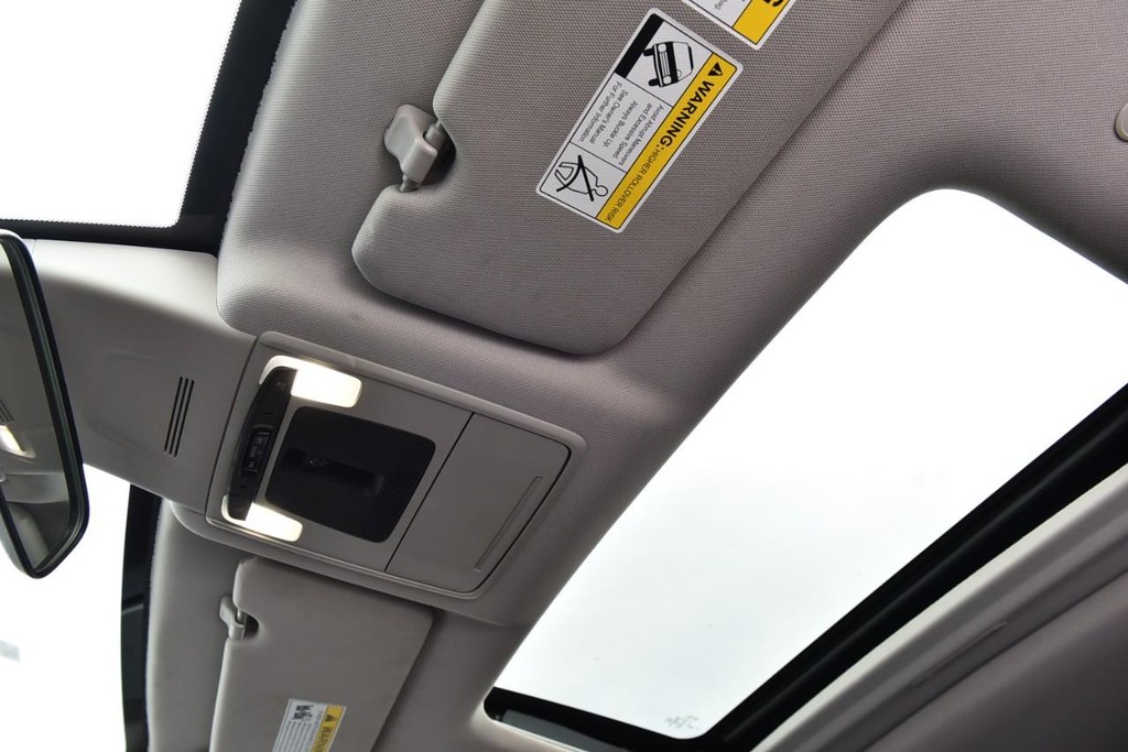 Honda CR-V Vehicle Image 22