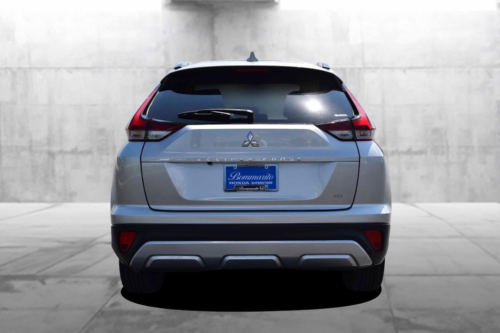 Mitsubishi Eclipse Cross Vehicle Full-screen Gallery Image 6