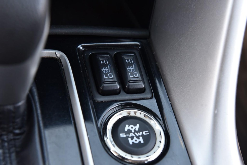 Mitsubishi Eclipse Cross Vehicle Full-screen Gallery Image 17