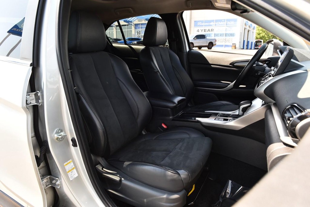 Mitsubishi Eclipse Cross Vehicle Full-screen Gallery Image 21