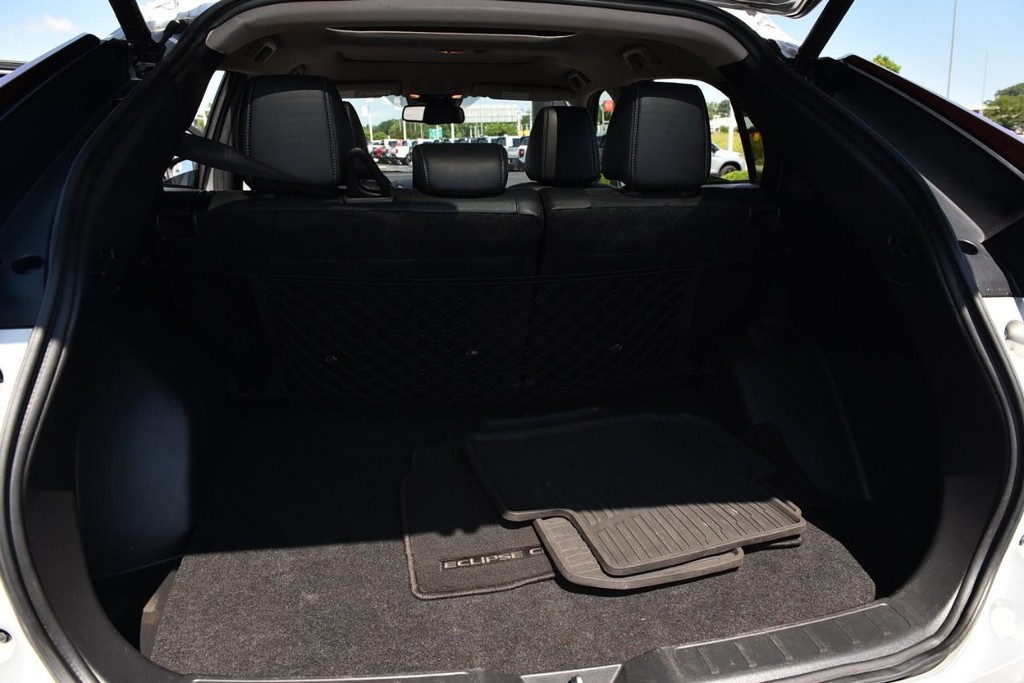 Mitsubishi Eclipse Cross Vehicle Full-screen Gallery Image 26