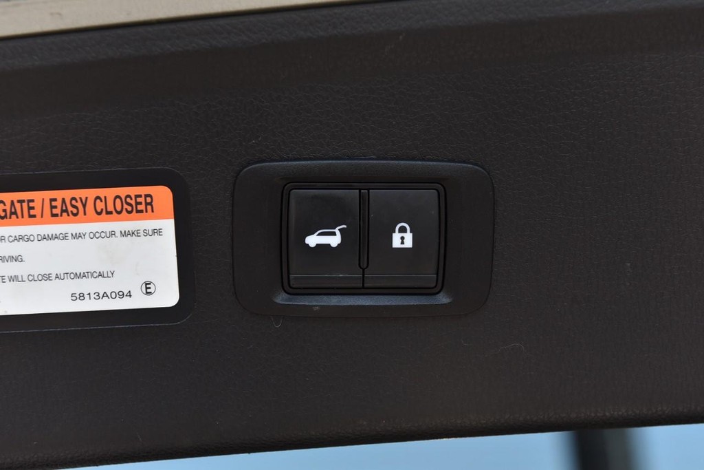 Mitsubishi Eclipse Cross Vehicle Full-screen Gallery Image 27