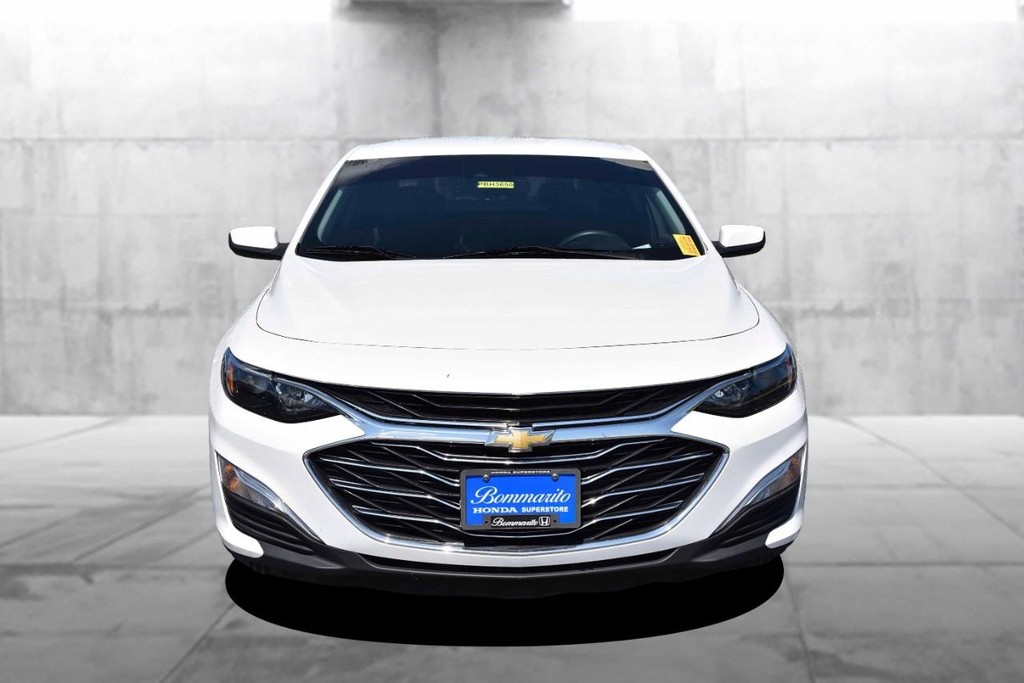 Chevrolet Malibu Vehicle Full-screen Gallery Image 04