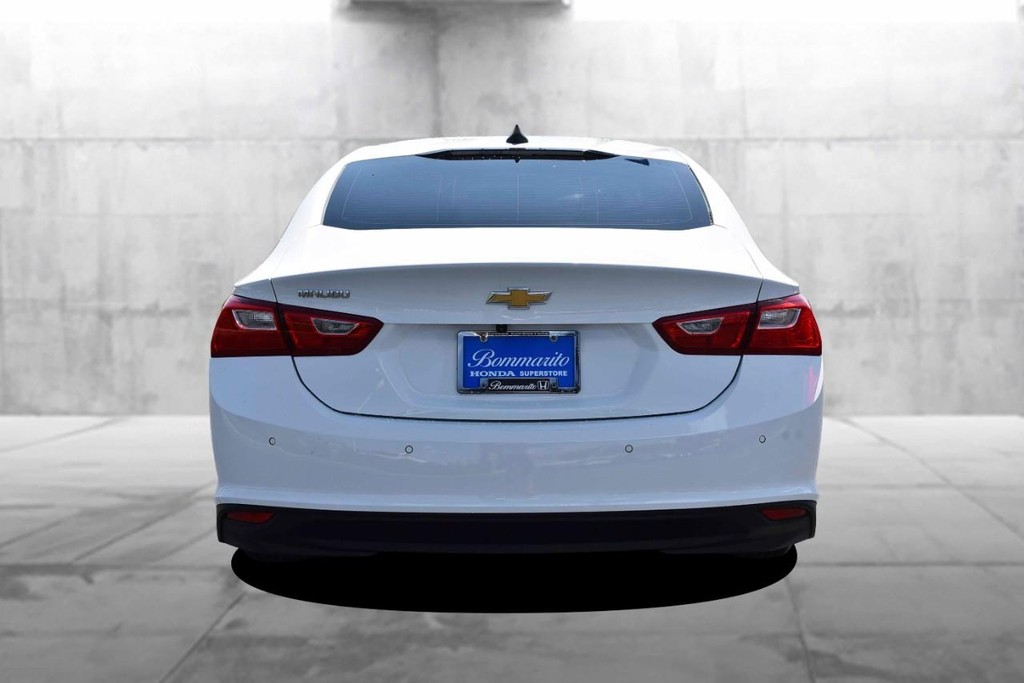 Chevrolet Malibu Vehicle Full-screen Gallery Image 06