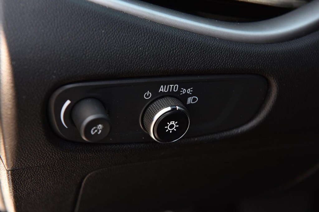 Chevrolet Malibu Vehicle Full-screen Gallery Image 10