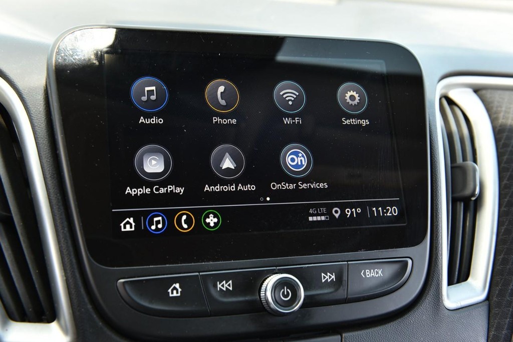 Chevrolet Malibu Vehicle Full-screen Gallery Image 12