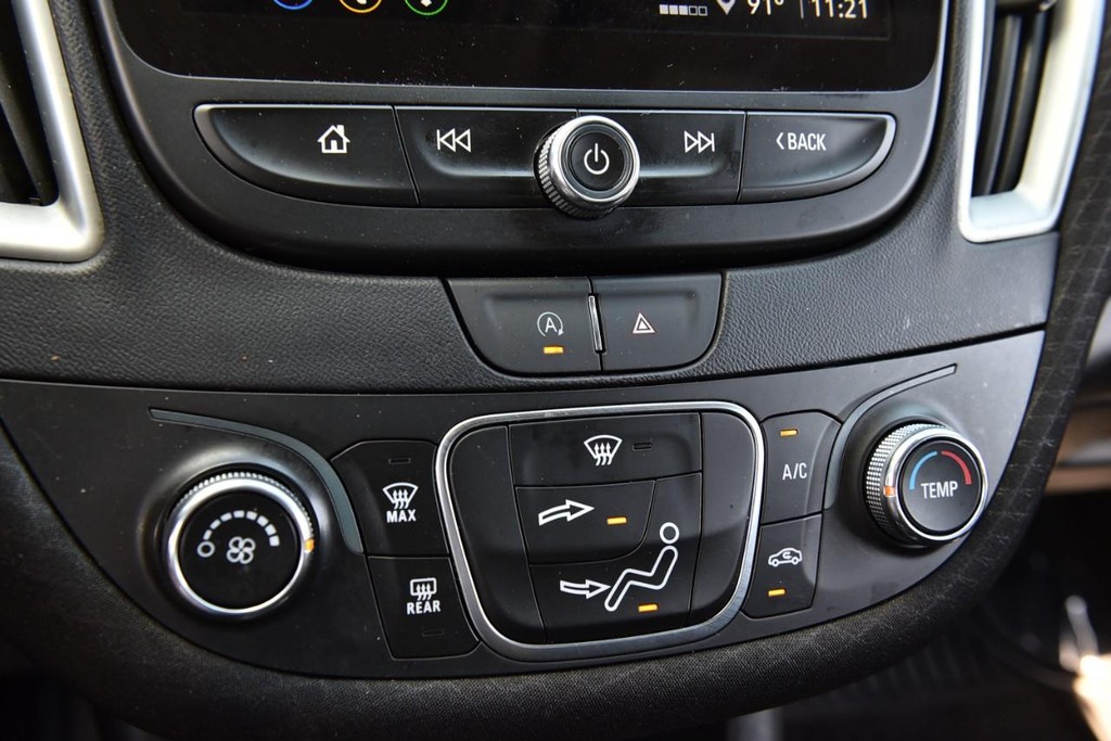 Chevrolet Malibu Vehicle Full-screen Gallery Image 13
