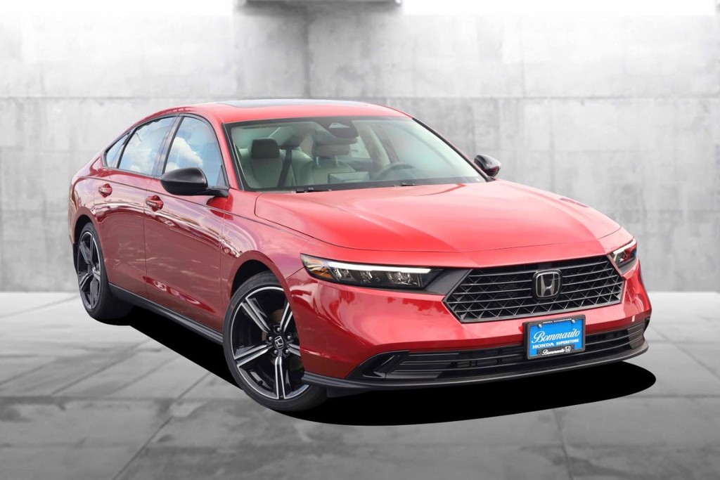 Honda Accord Sedan Vehicle Full-screen Gallery Image 2