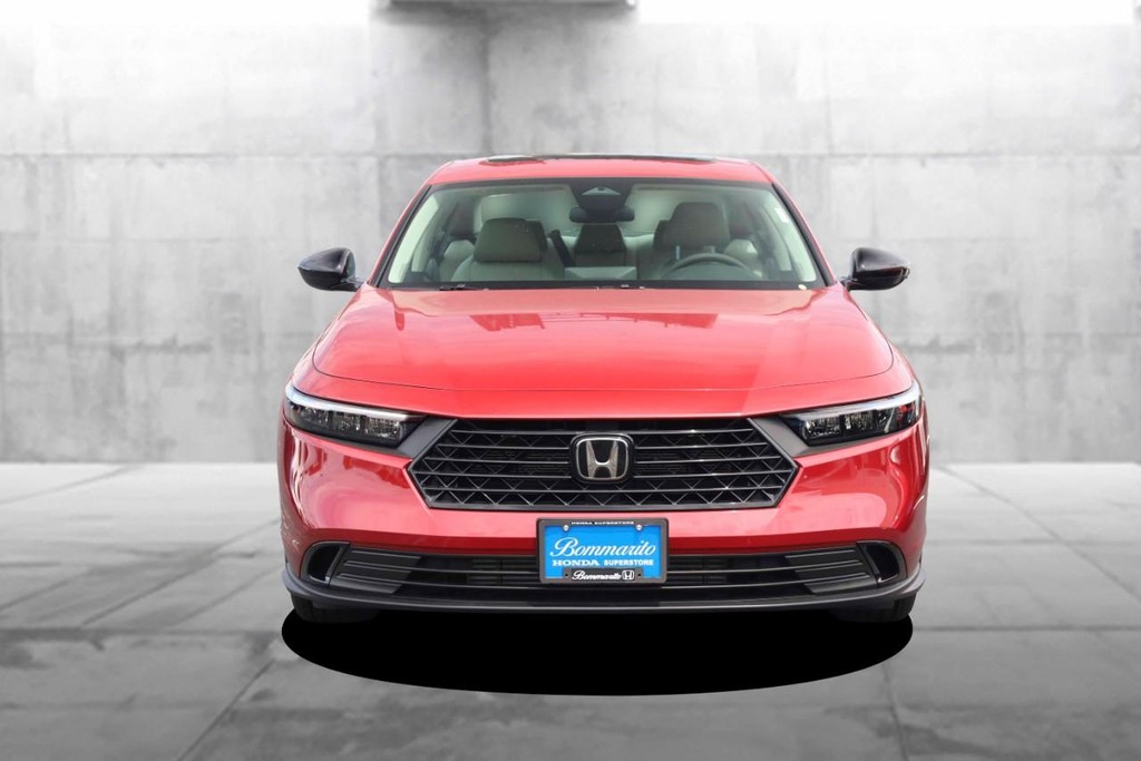 Honda Accord Sedan Vehicle Full-screen Gallery Image 4