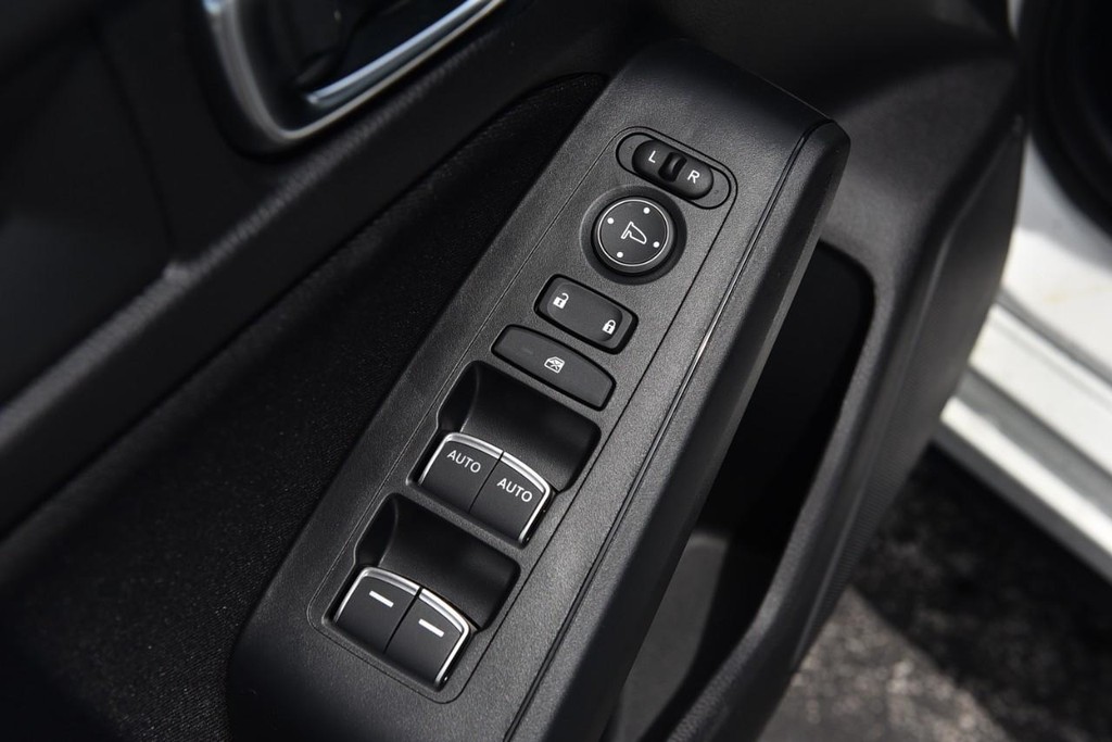 Honda Civic Hatchback Vehicle Full-screen Gallery Image 8